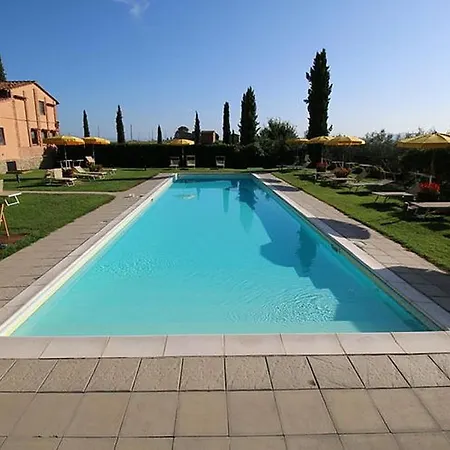 Sleeps 4 Pool Wifi Appartamento *