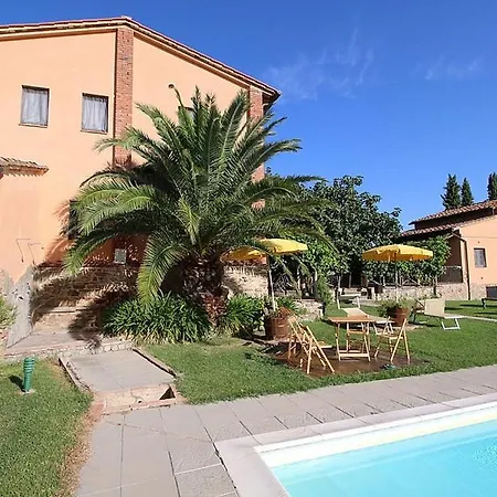Sleeps 4 Pool Wifi Appartamento